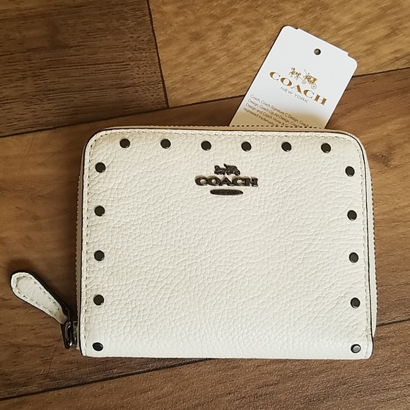 coach border rivets